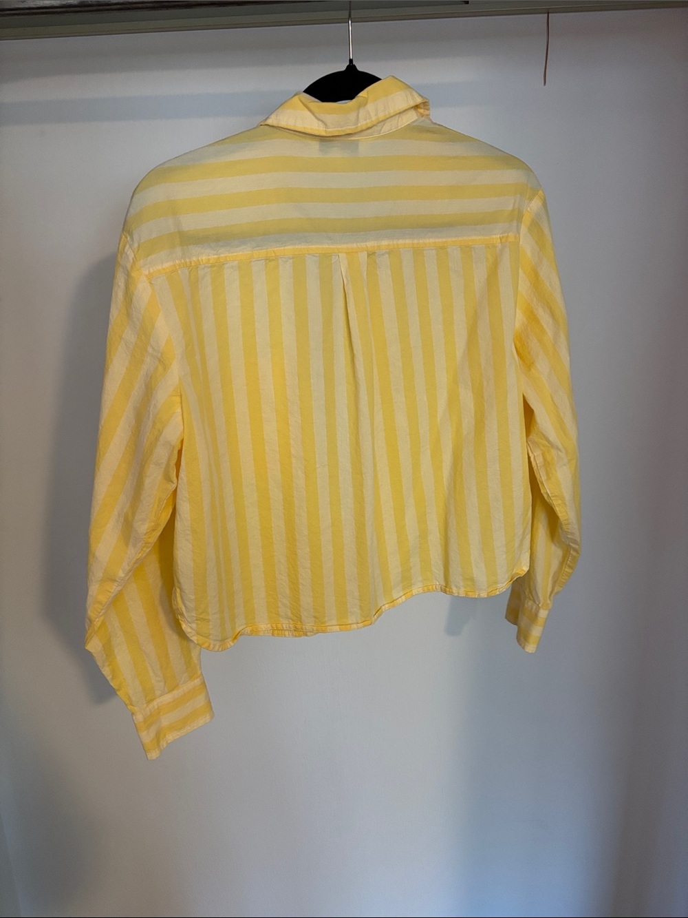 Cropped long sleeved button down - Picture 2 of 3